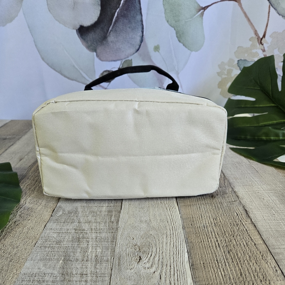 Hello Kitty Insulated Lunch Bag - Picture 4 of 10